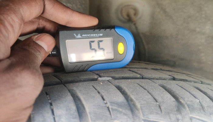 2022 Hyundai GRAND I10 NIOS SPORTZ 1.2 KAPPA VTVT CNG, Petrol, Manual, 45,414 km, tyre