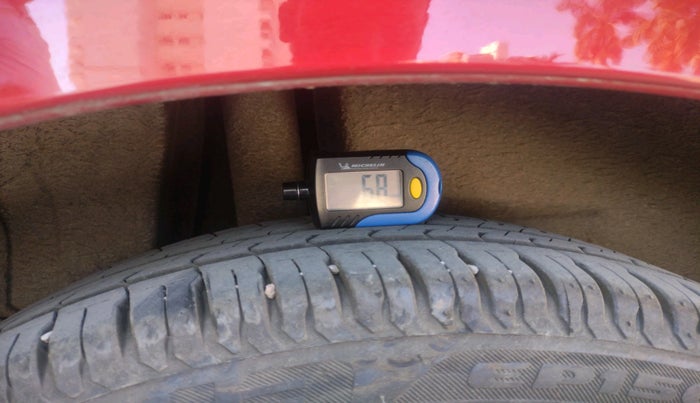 2025 Maruti Swift ZXi Plus Dual Tone AMT, Petrol, Automatic, 5,424 km, tyre