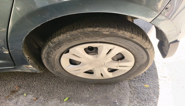 2011 Maruti Swift VXI, Petrol, Manual, 1,33,620 km, tyre