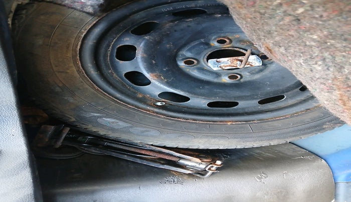 2014 Ford Figo TITANIUM 1.2 PETROL, Petrol, Manual, 81,882 km, tyre