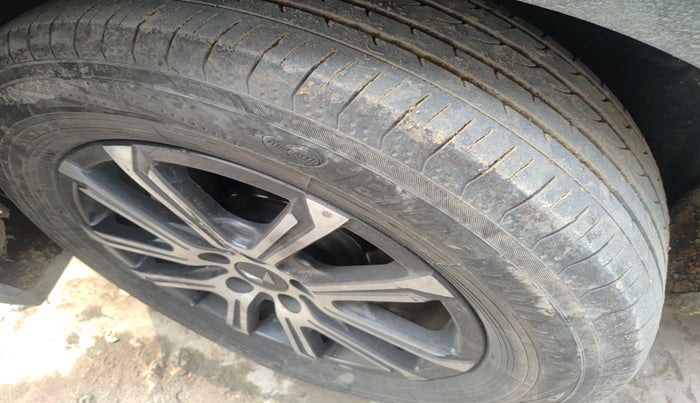 2024 Mahindra XUV700 AX 7 D MT 7 STR, Diesel, Manual, 45,010 km, tyre