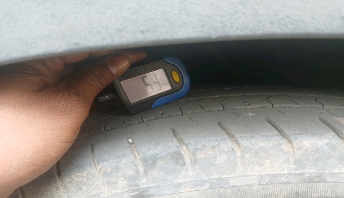 2021 Hyundai VENUE S+ 1.2, Petrol, Manual, 67,666 km, tyre