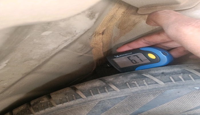 2014 Maruti Celerio VXI, Petrol, Manual, 99,761 km, tyre