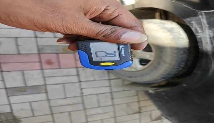 2010 Mahindra Xylo E8 BS III, Diesel, Manual, 1,93,848 km, tyre