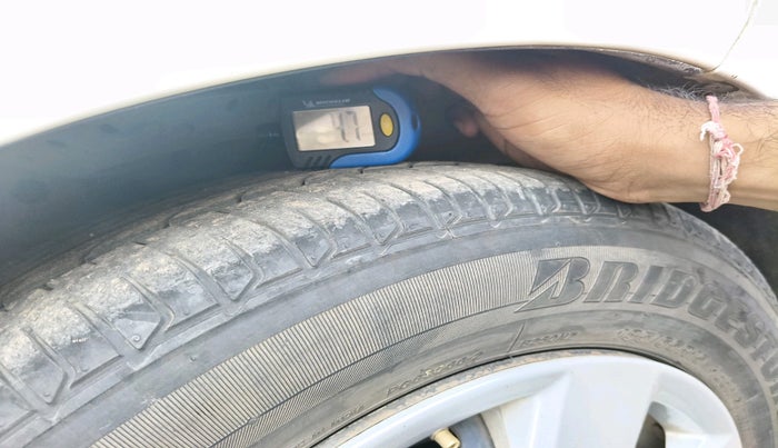 2015 Honda Mobilio 1.5L I-VTEC S, Petrol, Manual, 1,11,126 km, tyre