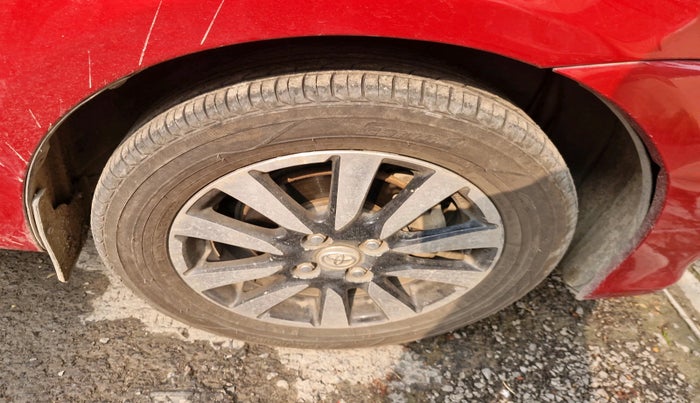 2018 Toyota Etios Liva VXD DUAL TONE, Diesel, Manual, 1,96,280 km, tyre