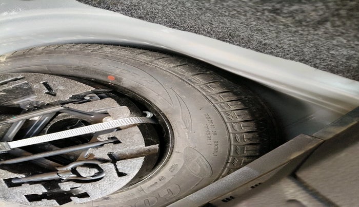 2021 Volkswagen Polo HIGHLINE PLUS 1.0L TSI, Petrol, Manual, 39,260 km, tyre