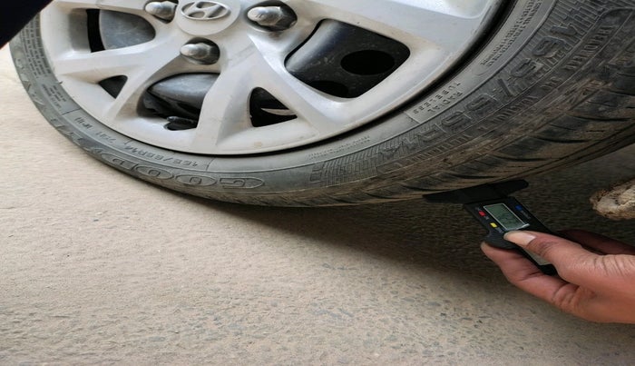 2017 Hyundai Grand i10 SPORTZ (O) 1.2 KAPPA VTVT, Petrol, Manual, 39,222 km, tyre