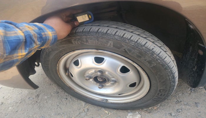 2013 Maruti Zen Estilo LXI, Petrol, Manual, 82,580 km, tyre