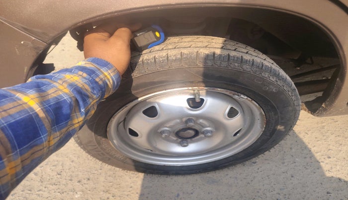 2013 Maruti Zen Estilo LXI, Petrol, Manual, 82,580 km, tyre