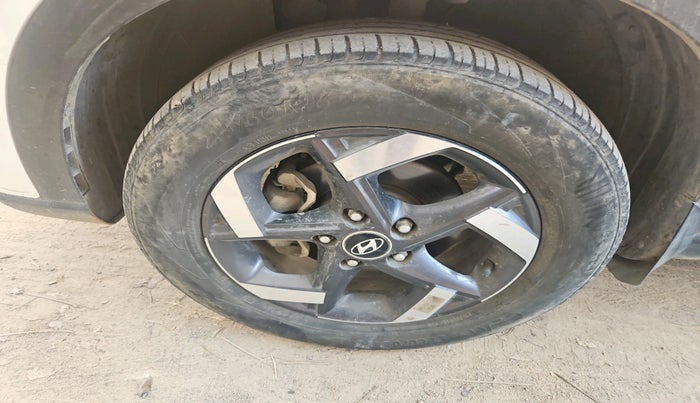 2021 Hyundai VENUE SX 1.5 CRDI, Diesel, Manual, 52,434 km, tyre