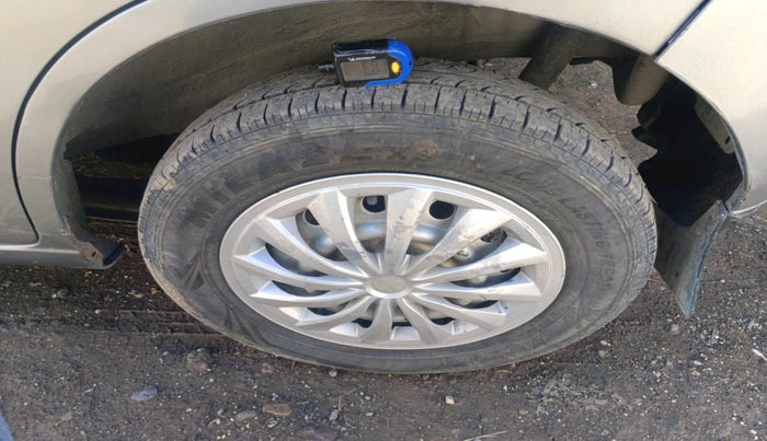 2013 Maruti Wagon R 1.0 LXI CNG, Petrol, Manual, 91,336 km, tyre