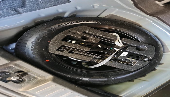 2024 Volkswagen TAIGUN  Topline 1.0 TSI AT (Electric Seats), Petrol, Automatic, 11,226 km, tyre