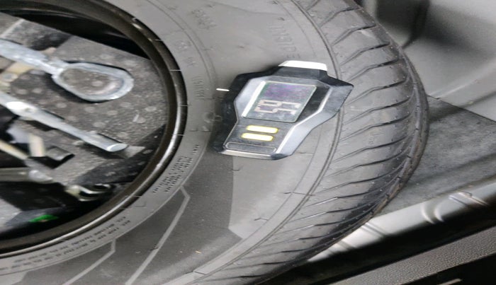 2024 MG ASTOR Savvy Pro 1.5 CVT (Ivory) , Petrol, Automatic, 15,307 km, tyre