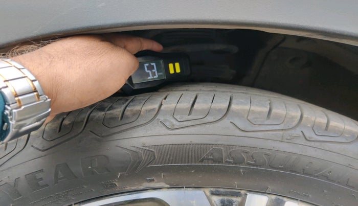 2024 MG ASTOR Savvy Pro 1.5 CVT (Ivory) , Petrol, Automatic, 15,307 km, tyre