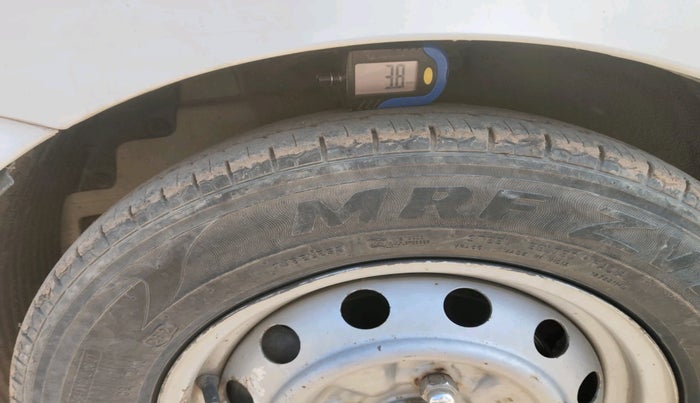 2014 Hyundai Eon ERA +, Petrol, Manual, 75,441 km, tyre