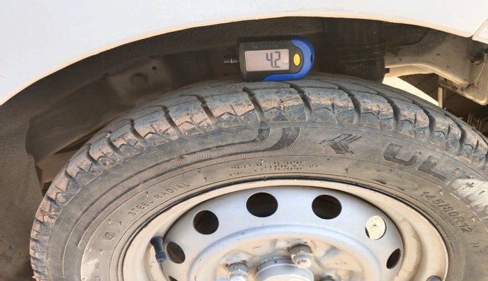 2014 Hyundai Eon ERA +, Petrol, Manual, 75,441 km, tyre