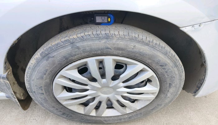 2011 Volkswagen Polo COMFORTLINE 1.2L, Diesel, Manual, 1,41,536 km, tyre