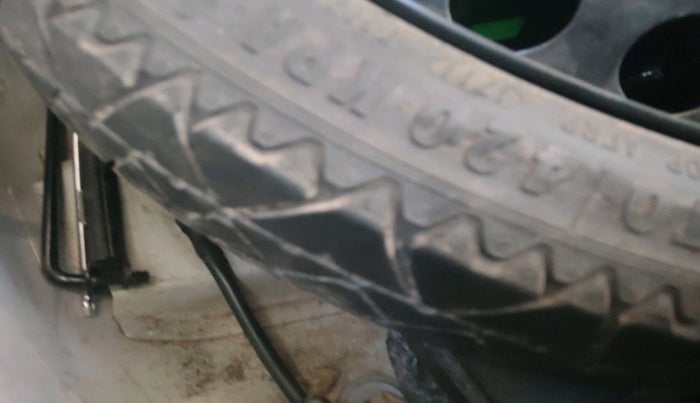 2011 Audi A4 2.0 TDI, Diesel, Automatic, 1,25,718 km, tyre