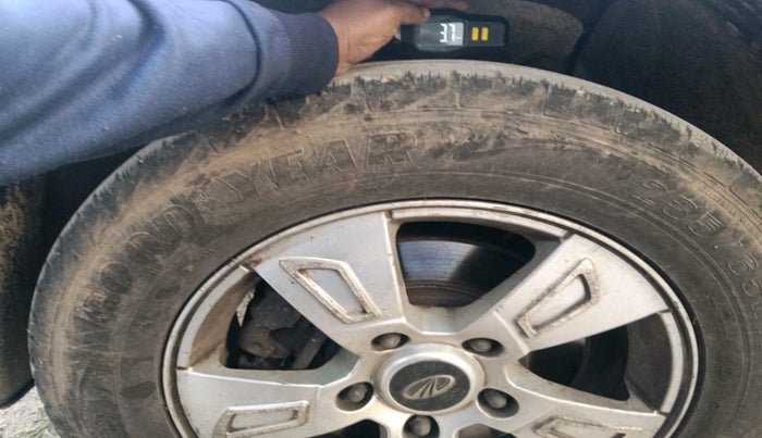 2014 Mahindra XUV500 W8, Diesel, Manual, 70,537 km, tyre