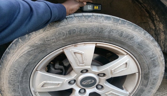 2014 Mahindra XUV500 W8, Diesel, Manual, 70,537 km, tyre