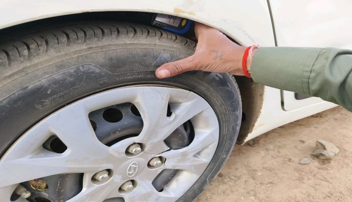 2016 Hyundai Grand i10 SPORTZ 1.2 KAPPA VTVT, Petrol, Manual, 1,92,449 km, tyre