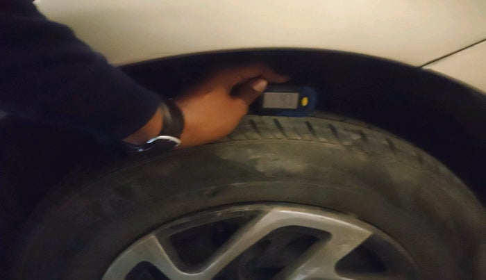 2010 Maruti Swift Dzire VXI, Petrol, Manual, 50,247 km, tyre