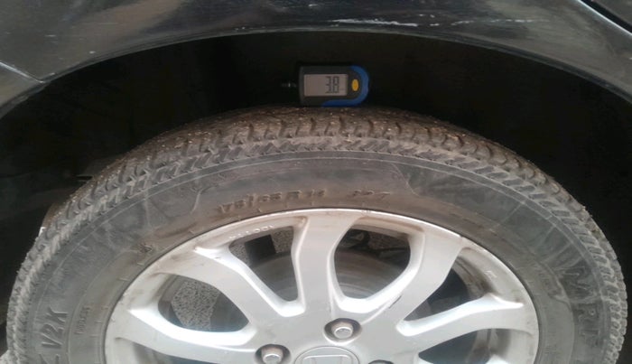 2014 Honda Amaze 1.2L I-VTEC VX, Petrol, Manual, 1,20,323 km, tyre