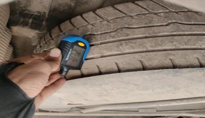 2012 Renault Duster 85 PS RXL DIESEL, Diesel, Manual, 1,52,747 km, tyre