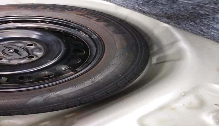 2017 Maruti Baleno DELTA PETROL 1.2, Petrol, Manual, 1,06,147 km, tyre