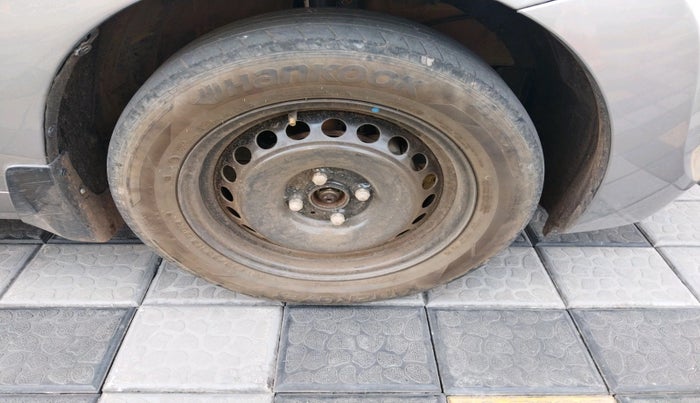 2017 Maruti Baleno DELTA PETROL 1.2, Petrol, Manual, 1,06,147 km, tyre