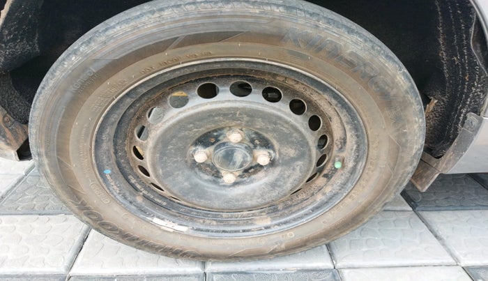 2017 Maruti Baleno DELTA PETROL 1.2, Petrol, Manual, 1,06,147 km, tyre