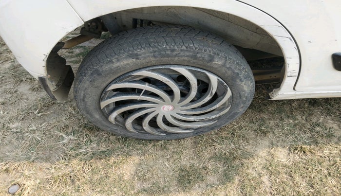 2010 Maruti Wagon R 1.0 VXI, Petrol, Manual, 1,00,566 km, tyre