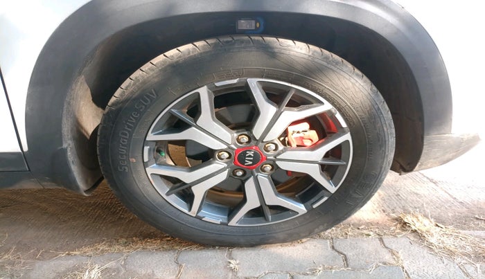 2020 KIA SELTOS GTX PLUS AT 1.5 DIESEL, Diesel, Automatic, 1,41,474 km, tyre