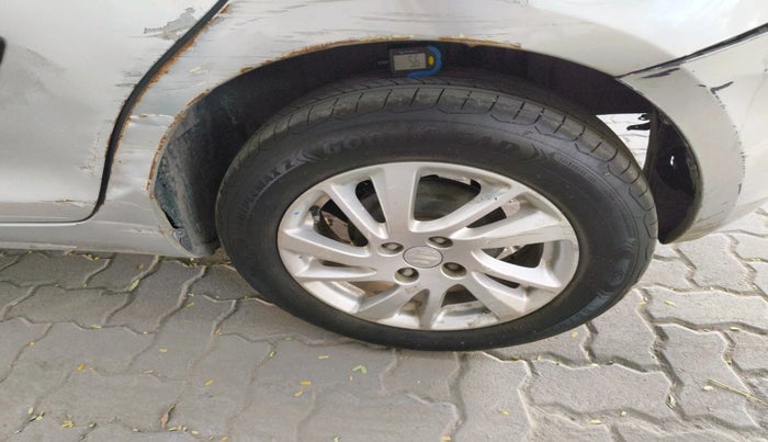 2013 Maruti Swift ZXI, Petrol, Manual, 67,337 km, tyre