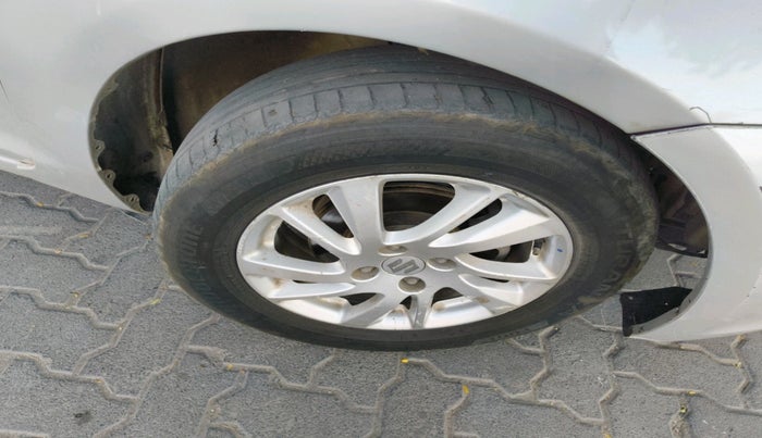2013 Maruti Swift ZXI, Petrol, Manual, 67,337 km, tyre