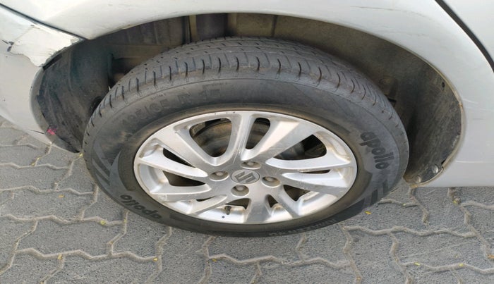 2013 Maruti Swift ZXI, Petrol, Manual, 67,337 km, tyre