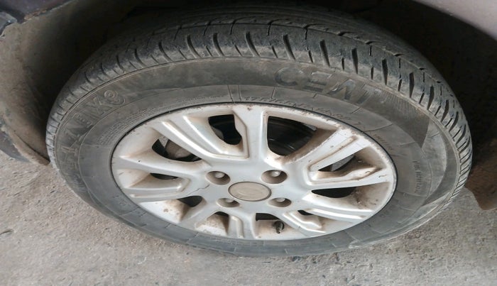 2017 Tata Tiago XZ PETROL, Petrol, Manual, 1,40,655 km, tyre