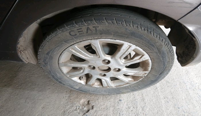 2017 Tata Tiago XZ PETROL, Petrol, Manual, 1,40,655 km, tyre