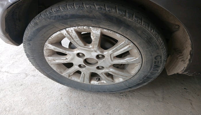 2017 Tata Tiago XZ PETROL, Petrol, Manual, 1,40,655 km, tyre