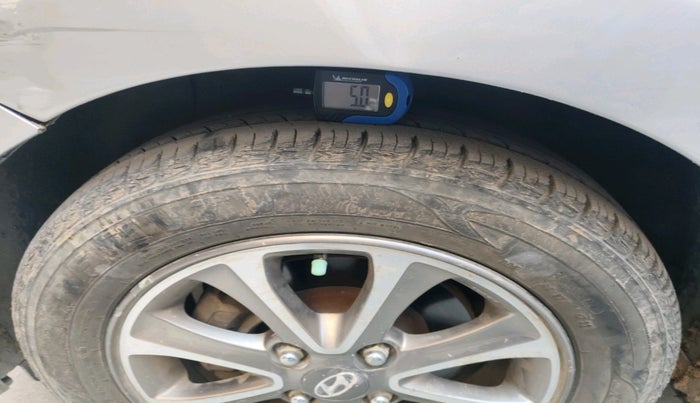 2014 Hyundai Grand i10 ASTA 1.1 CRDI, Diesel, Manual, 1,20,302 km, tyre