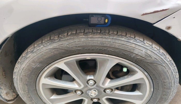 2014 Hyundai Grand i10 ASTA 1.1 CRDI, Diesel, Manual, 1,20,302 km, tyre