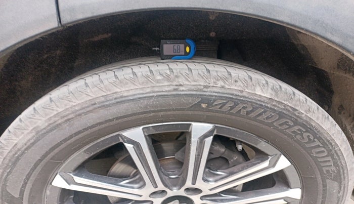 2024 Mahindra XUV700 AX 7 LUXURY D AT 7 STR, Diesel, Automatic, 12,858 km, tyre