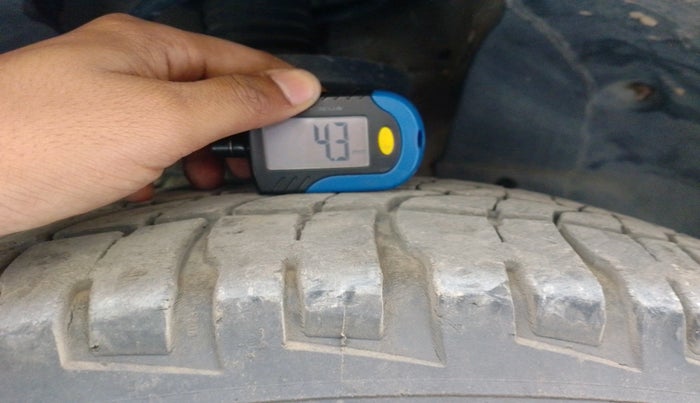 2015 Mahindra XUV500 W6, Diesel, Manual, 76,895 km, tyre