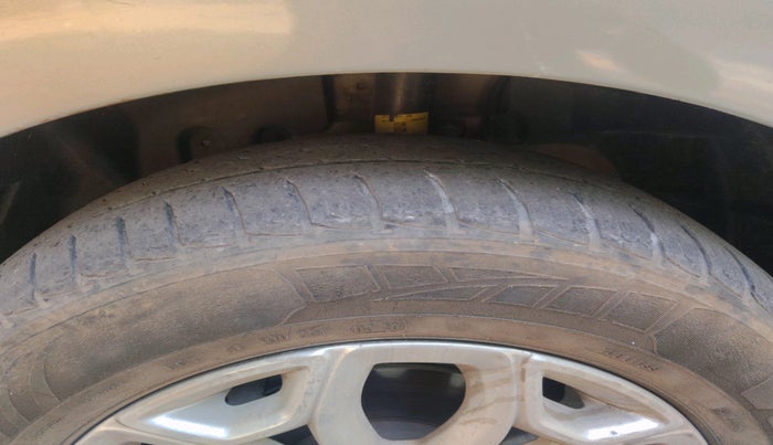 2013 Ford Ecosport TITANIUM 1.5L DIESEL (OPT), Diesel, Manual, 1,77,944 km, tyre