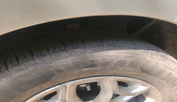 2013 Ford Ecosport TITANIUM 1.5L DIESEL (OPT), Diesel, Manual, 1,77,944 km, tyre