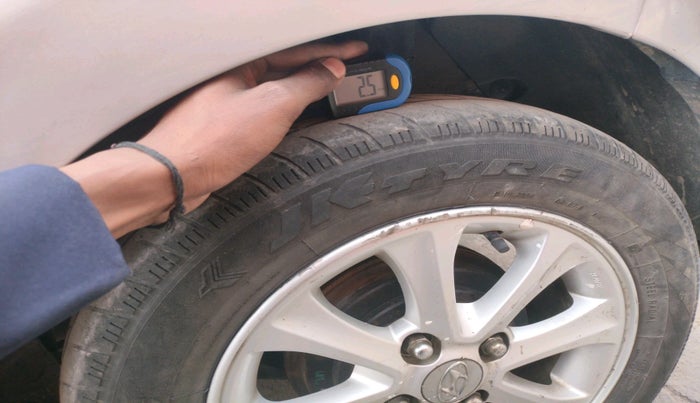 2015 Hyundai Grand i10 ASTA 1.2 KAPPA VTVT, Petrol, Manual, 90,676 km, tyre