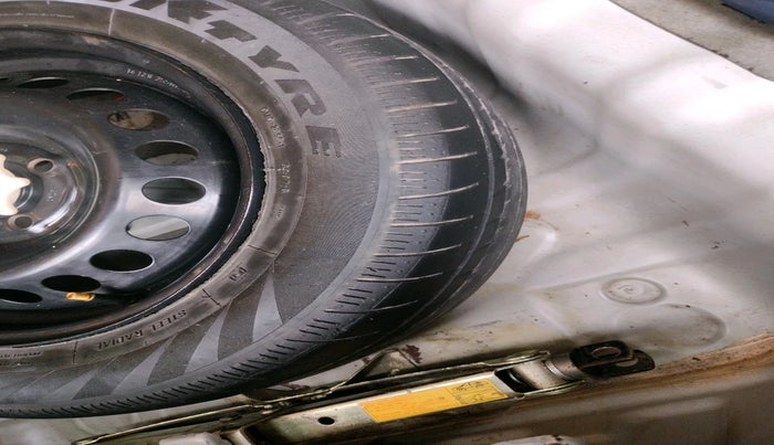 2015 Hyundai Grand i10 ASTA 1.2 KAPPA VTVT, Petrol, Manual, 90,676 km, tyre