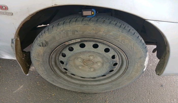 2010 Toyota Innova 2.5 G3, Diesel, Manual, 1,68,954 km, tyre