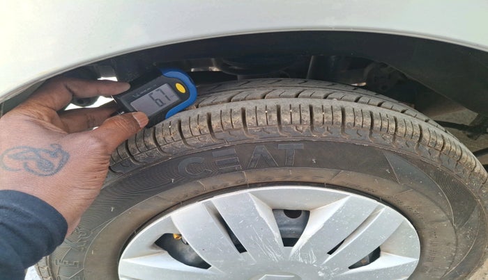 2015 Maruti Alto 800 LXI, Petrol, Manual, 38,386 km, tyre